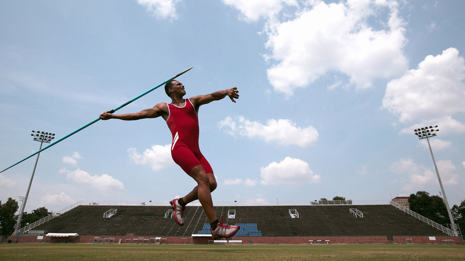梅西率队冲刺，阿根廷稳步迈向世界杯